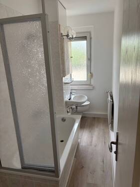 Bad 2.jpg - Etagenwohnung mit 45,70 m² in Groitzsch zur Miete
