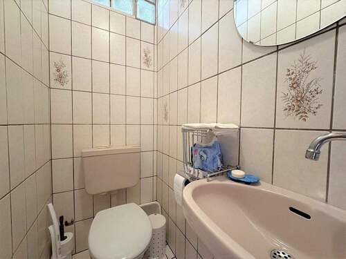 separates WC - 