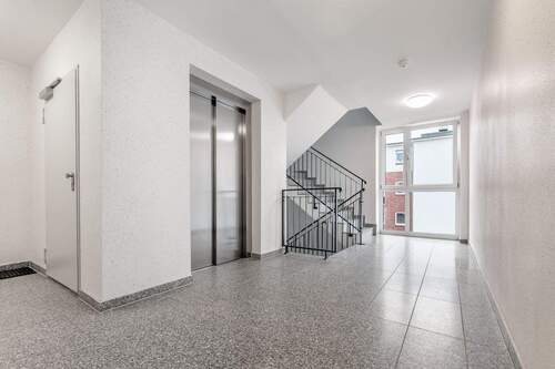 Treppenhaus - Etagenwohnung mit 98,00 m² in Hamburg zum Kaufen