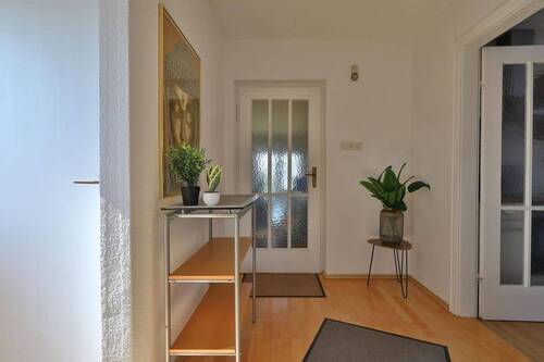 Eingangsbereich mit Parkett - 