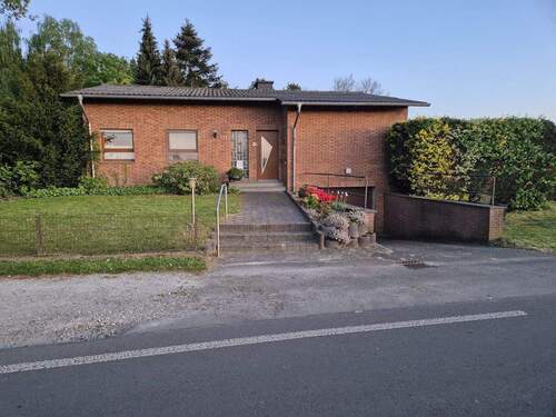 Strassenansicht - 4 Zimmer Bungalow zum Kaufen in Bünde