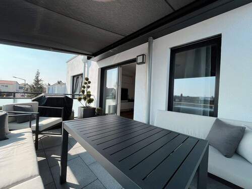 Balkon mit Markise - 