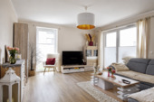 Lichterfülltes Wohnzimmer - 3 Zimmer Etagenwohnung zur Miete in Reinbek