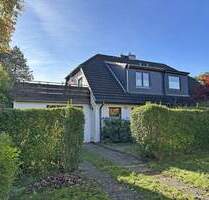 Doppelhaushälfte auf großem Grundstück - Hamburg Niendorf