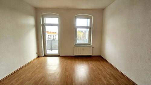 20251118_103451.jpg - Großzügige 2-Raumwohnung mit großem Balkon