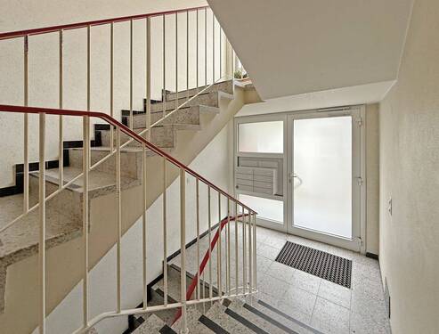 Hausflur - 4 Zimmer Etagenwohnung zur Miete in Lüchow (Wendland)