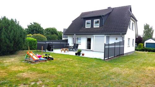 Haus mit Terrasse - 4 Zimmer Einfamilienhaus in Dargun