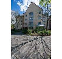 großzügige, helle 4 ZW mit großer Südloggia, Gaste-WC Abstellraum und Tiefgarage - Nürnberg Langwasser