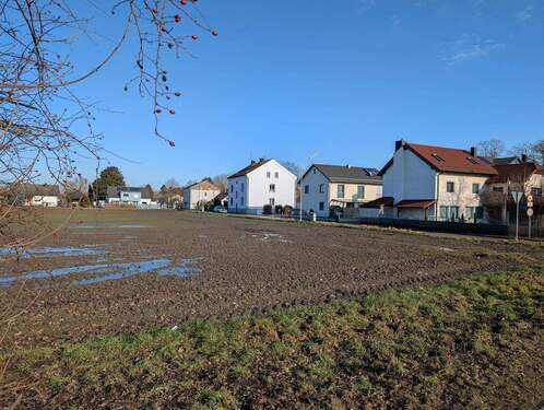 Blick von Süd/Westen - Grundstück in Baar-Ebenhausen