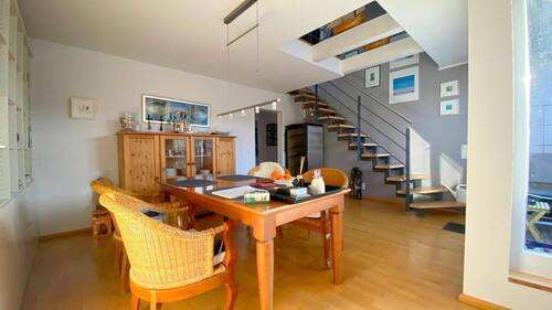 Wohnzimmer - 4 Zimmer Etagenwohnung zum Kaufen in Hamburg