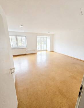Zimmer 2 - Etagenwohnung mit 150,00 m&sup2; in Künzell zur Miete