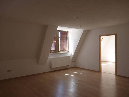 Wohnzimmer Ansicht 2 - 2 Zimmer Etagenwohnung in Oschatz