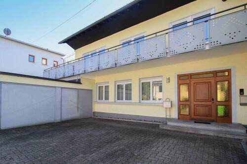 Außenansicht vorne (1) - 1 Zimmer Mehrfamilienhaus, Wohnhaus in Stockach