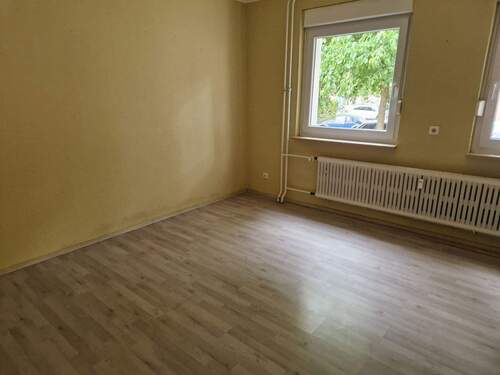 Schlafzimmer - 2 Zimmer Etagenwohnung zur Miete in Duisburg