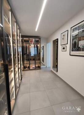 Ankleidezimmer AI Visualisierun... - 