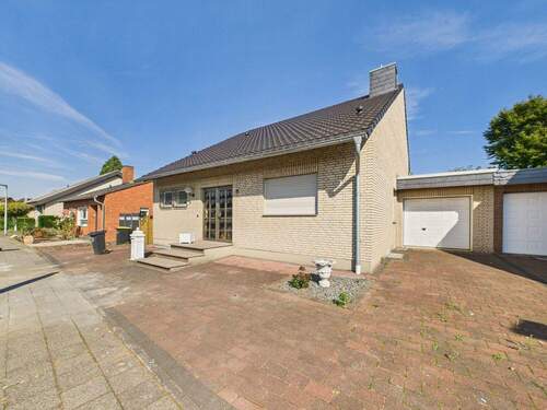 Hausansicht - 4 Zimmer Einfamilienhaus zum Kaufen in Bergheim