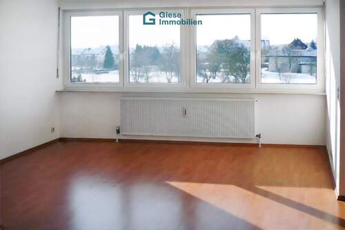 Wohnzimmer - Etagenwohnung mit 70,30 m² in Ostfildern-Ruit zum Kaufen