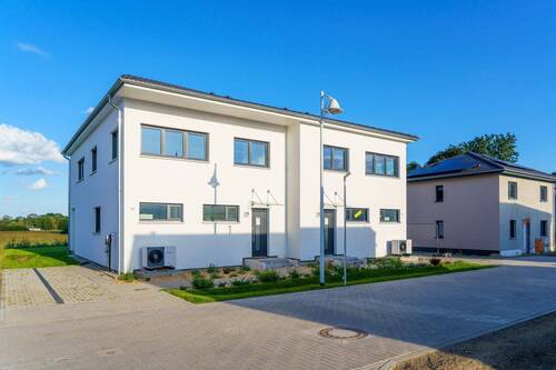 Beispiel_Vorderansicht - 5 Zimmer Doppelhaushälfte in Beelitz