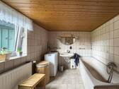 Badezimmer mit Wanne - 
