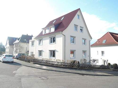 Hausansicht - RESERVIERT, Gepflegte und helle Erdgeschosswohnung mit Terrasse in beliebter Wohnlage im unteren Wieterviertel