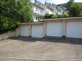 Die linken 3 Garagen - 8 Zimmer Mehrfamilienhaus, Wohnhaus zum Kaufen in Schramberg