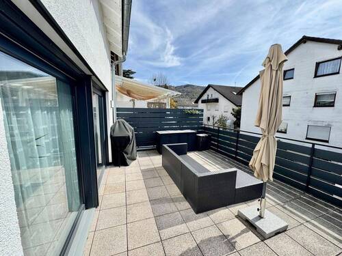 Großer Balkon - fast wie ein Haus: EXKLUSIVE, GROSSE WOHNUNG MIT 31 M² BALKON!