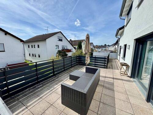 Großer Balkon - 5 Zimmer Doppelhaushälfte zur Miete in Schriesheim