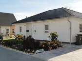 Beispiek Bungalow1.jpg - Ostsiedlung Sangerhausen; 2 schöne Grundstücke, 1x Bungalow; 1x Stadthaus