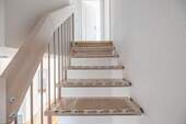 Treppe ins Obergeschoss - 