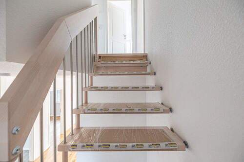 Treppe ins Obergeschoss - 