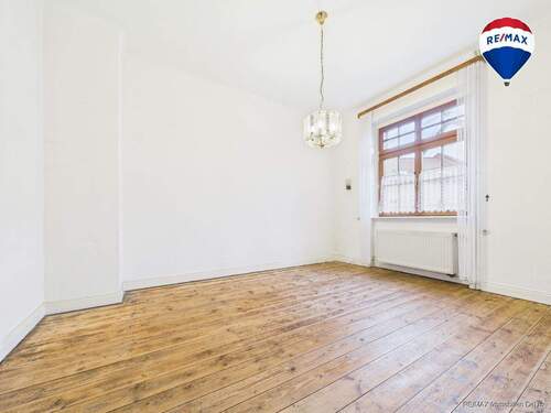 REMAX Immobilien DeLux Einfamilienhau Esszimmer Merzig Mark Borowicz - 5 Zimmer Reihenmittelhaus in Merzig