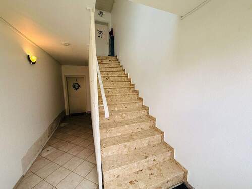 3 Treppenhaus - 3 Zimmer Etagenwohnung in Northeim