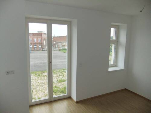 Küche mit Zugang zum Balkon - Etagenwohnung mit 76,60 m&sup2; in Leipzig zur Miete