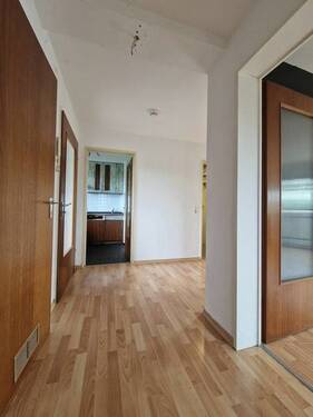 Flur.jpg - Etagenwohnung mit 71,00 m&sup2; in Schwaig bei Nürnberg zur Miete
