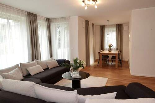 Wohnzimmer - 3 Zimmer Etagenwohnung in München