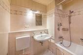 Bad mit Wanne - 