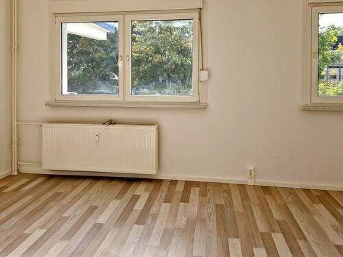 Wohnzimmer - Musterfoto - 3 Zimmer Etagenwohnung zur Miete in Halle (Saale)