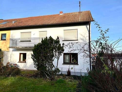 Rückansicht - 5 Zimmer Mehrfamilienhaus, Wohnhaus zum Kaufen in Illingen