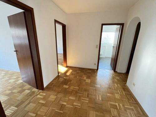 Flur - 3 Zimmer Etagenwohnung in Bad Vilbel