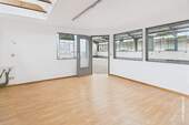 Büro in der Werkhalle - 