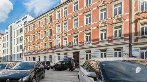 Außenansicht 3 - Gepflegte 2-Zimmer-Wohnung mit Balkon am Karl-Heine-Kanal in saniertem Denkmalhaus
