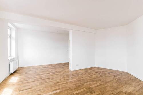 Wohnzimmer - 3 Zimmer Etagenwohnung zum Kaufen in Leipzig