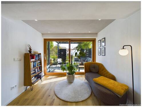 Wohnzimmer mit Blick auf Garten - 