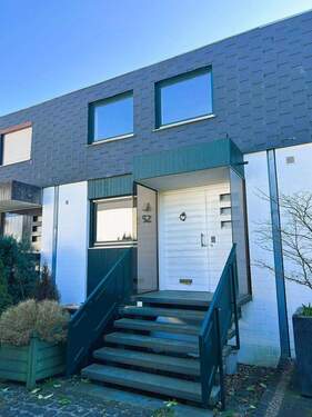 Bild 1 - FAMILIENTRAUM MIT GARTEN - REIHENHAUS IM SPLITLEVEL - NUR 1 KM ZUM UNTERBACHER SEE