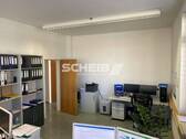 zur Bürofläche - 
