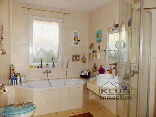 Komfortbad-WC mit Badewanne u. - 