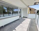 Überdachter Balkon mit genügend Platz für die Familie zum Frühstücken (1) #124913 - 