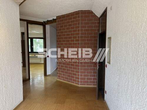 zu den Räumen im Untergeschoss - 