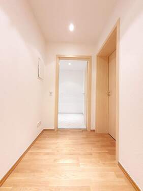 Flur - Etagenwohnung mit 42,00 m&sup2; in Taucha zum Kaufen