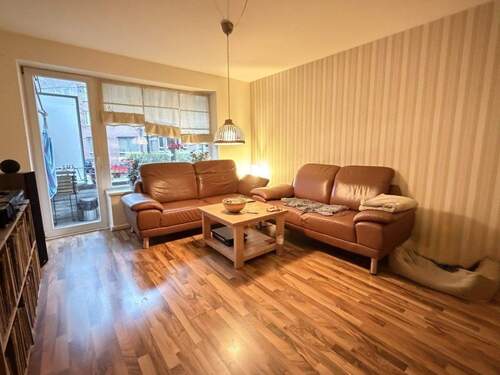 Wohn-/Esszimmer - 2 Zimmer Etagenwohnung in Hamburg